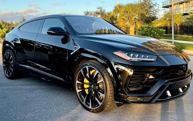 2021 Lamborghini Urus photographed outdoors for the REVANT MIAMI vehicle gallery