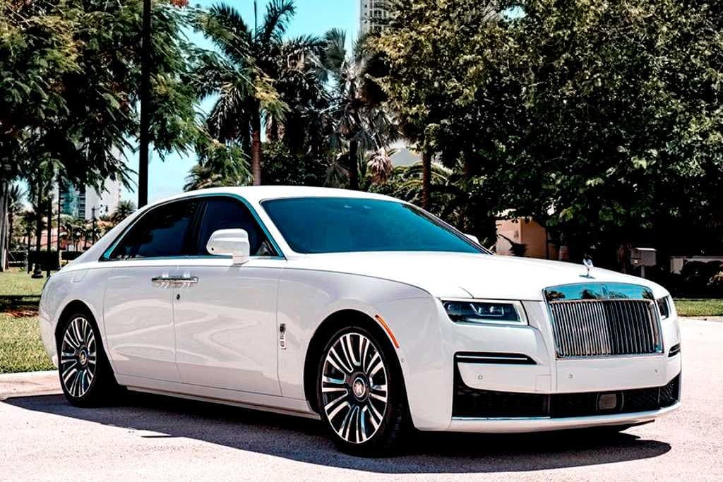 2022 Rolls-Royce Ghost in a close editorial gallery crop