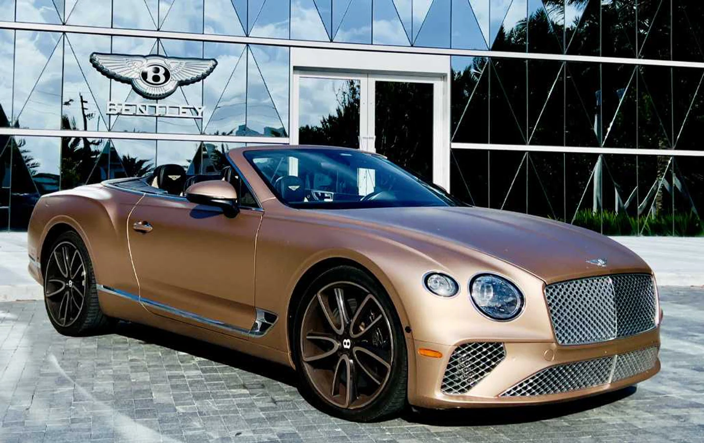 2025 Bentley GTC Mulliner available for a Miami rental request