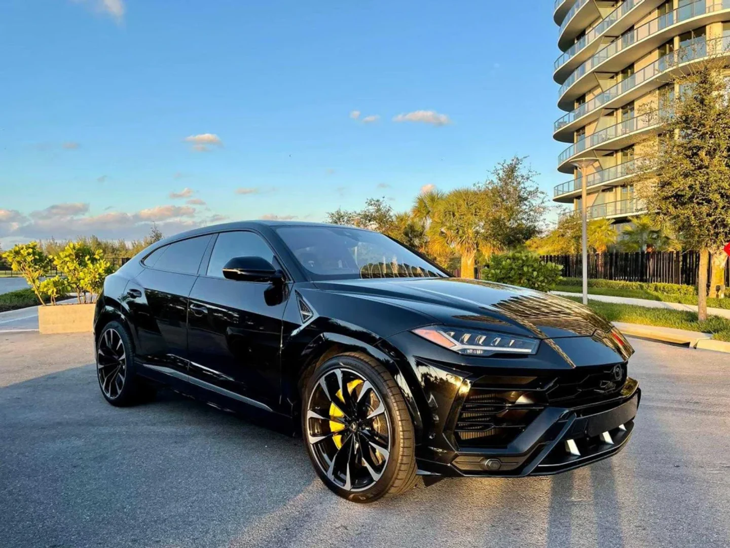 2021 Lamborghini Urus available for a Miami rental request
