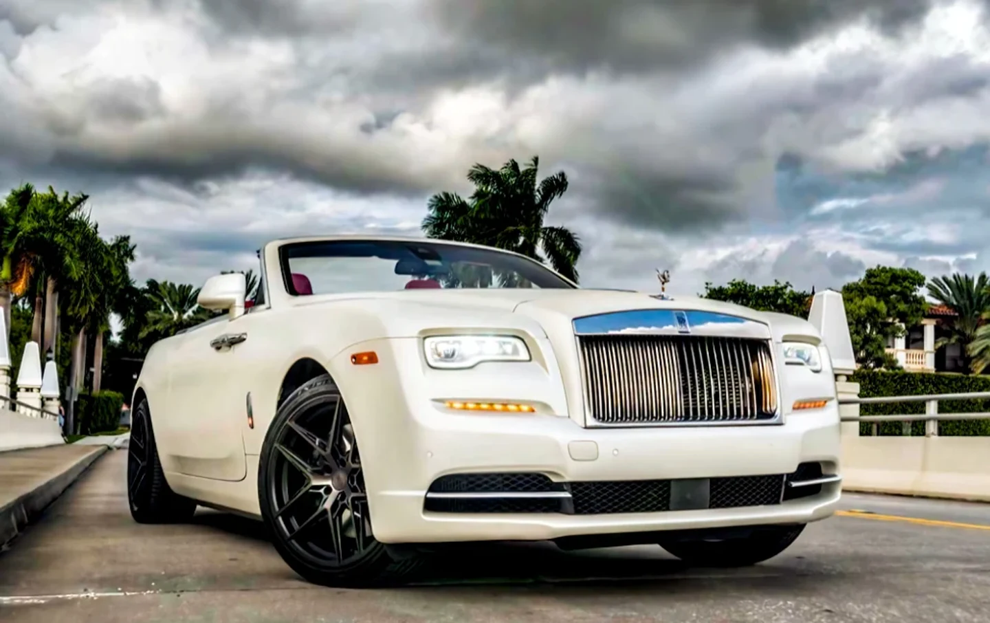 2022 Rolls-Royce Dawn available for a Miami rental request