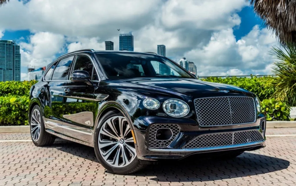 Exterior view of 2023 Bentley Bentayga for a Miami drive