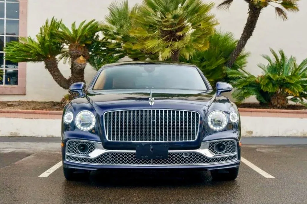 Exterior view of 2022 Bentley Flying Spur for a Miami drive