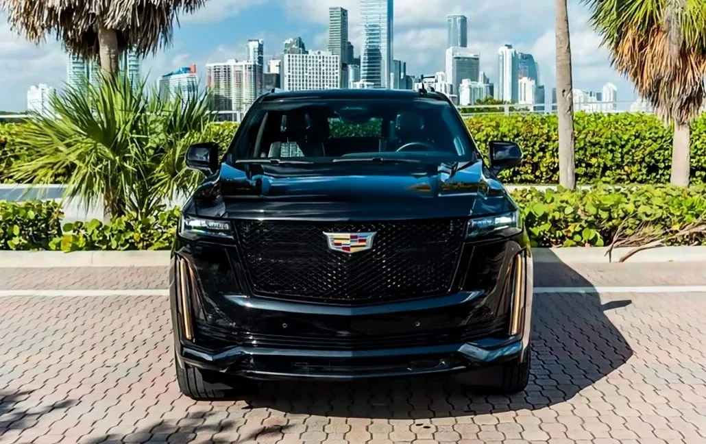 Exterior view of 2022 Cadillac Escalade ESV for a Miami drive