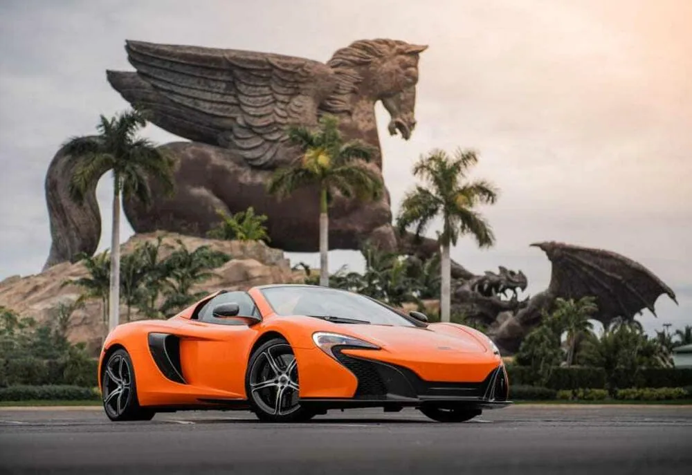 Exterior view of McLaren 650S Spider for a Miami drive