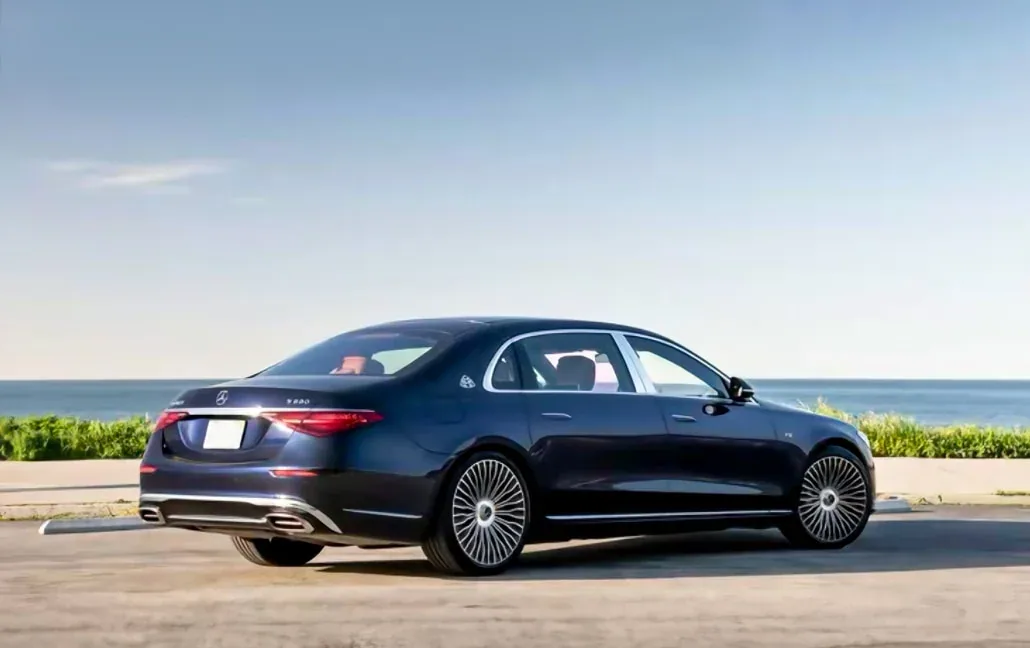 Exterior view of Mercedes-Benz Maybach S680 for a Miami drive